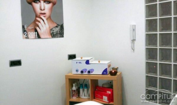 Peluquería y Estética Rocío Esquivel Unisex 